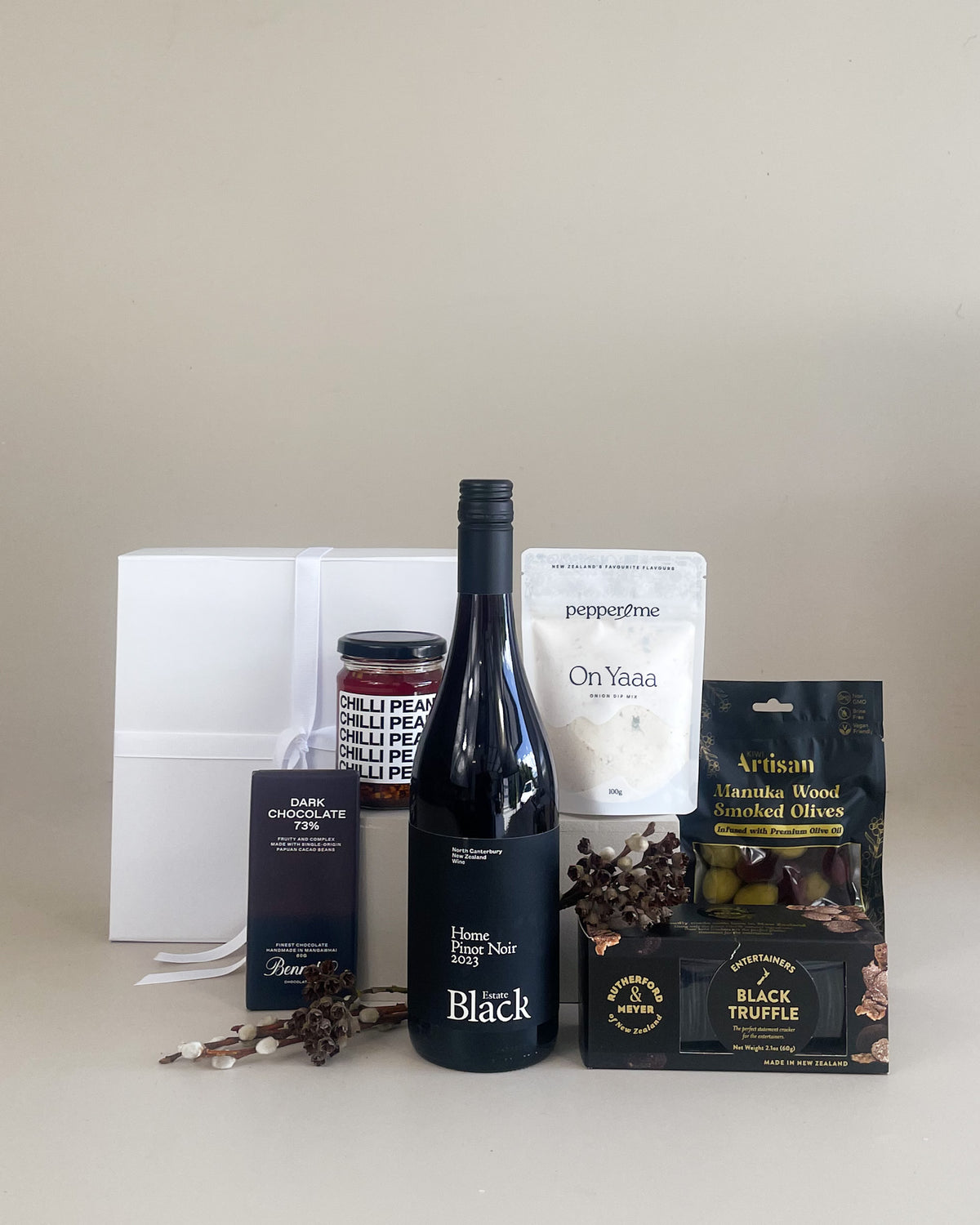 Black Estate Pinot Noir Gourmet Gift Box