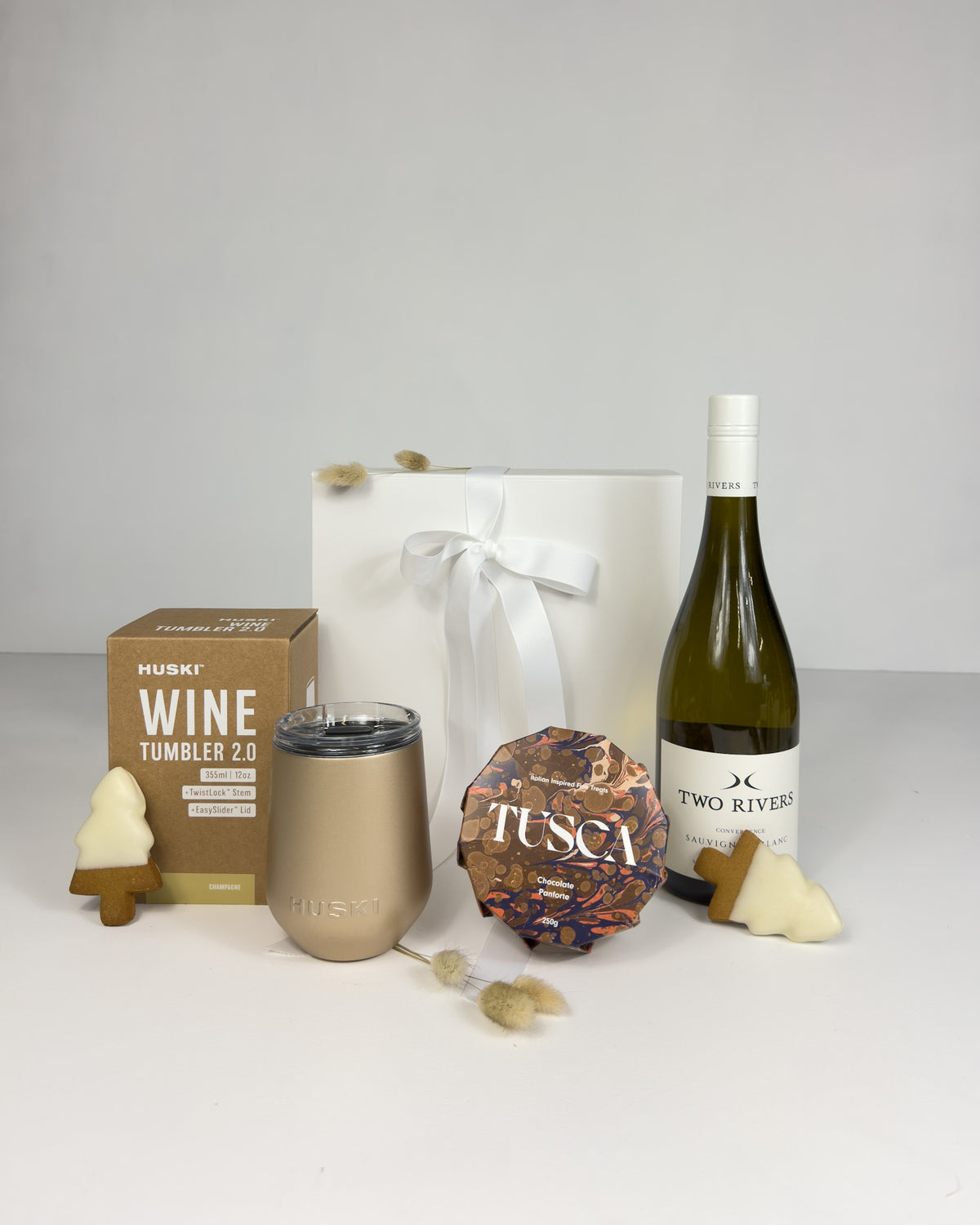 Christmas Wishes Gift Box featuring New Zealand wine, a Huski wine tumbler and Tusca panforte, a premium Christmas gift for corporate clients, staff, friends and family.