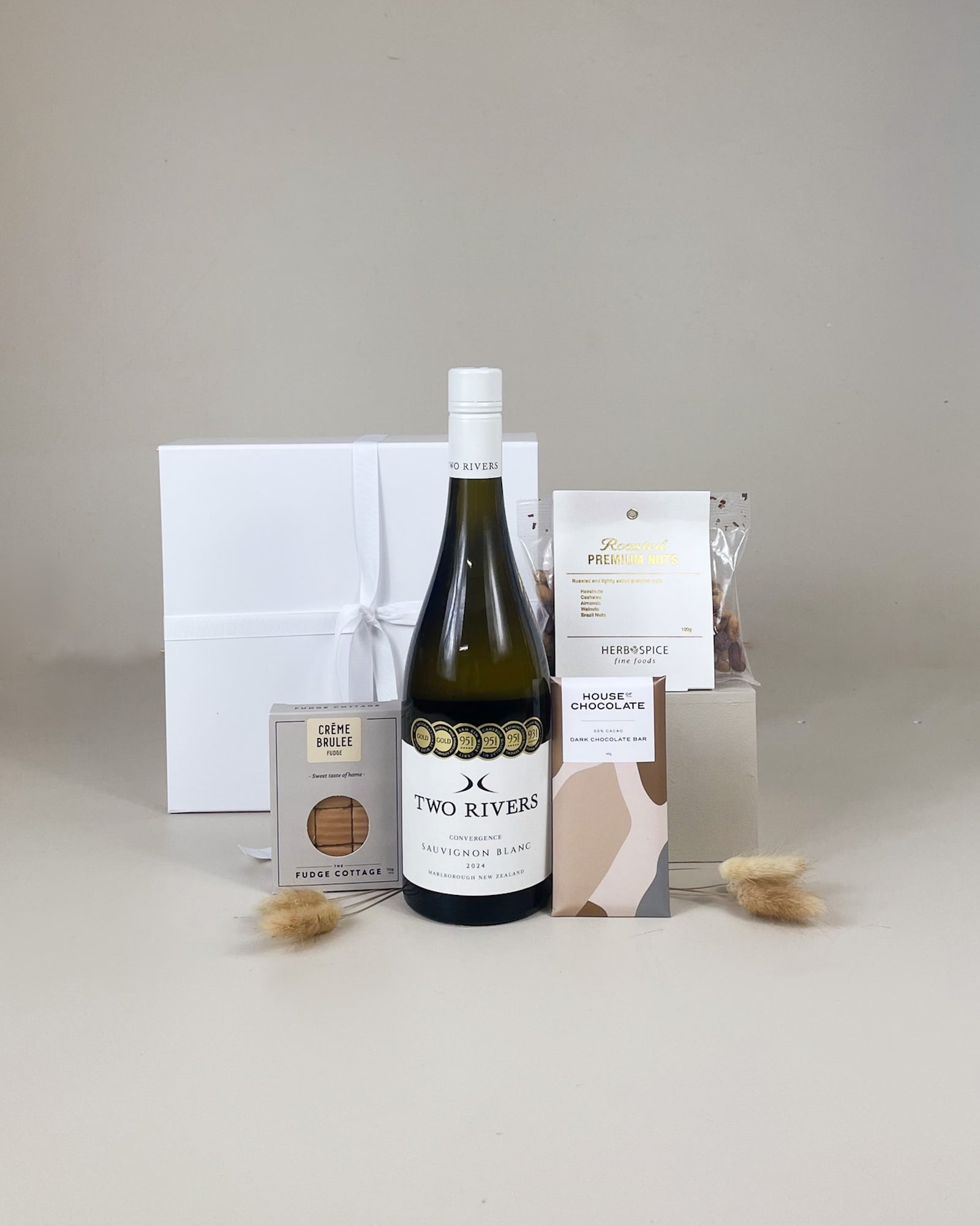 Drinks & Nibbles Gift Box