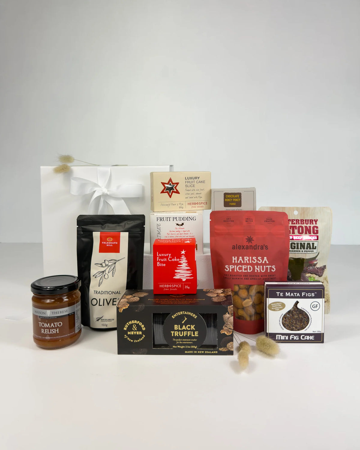 New Zealand Christmas gift box filled with artisan Kiwi food and festive treats, beautifully presented and ready for NZ-wide delivery.
