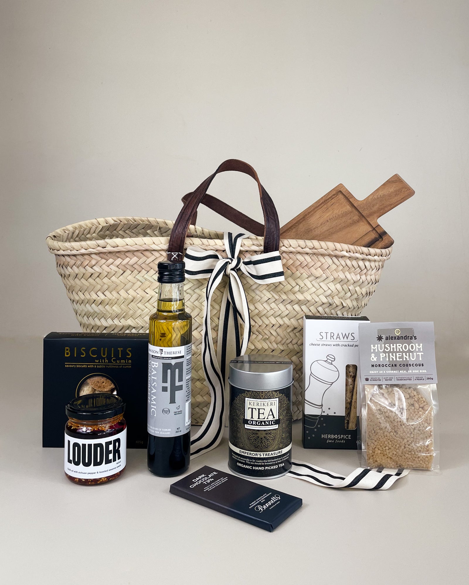 Gourmet Foodie Market Gift Basket featuring premium New Zealand artisan food, gourmet treats and beautifully presented gift hamper for every occasion.