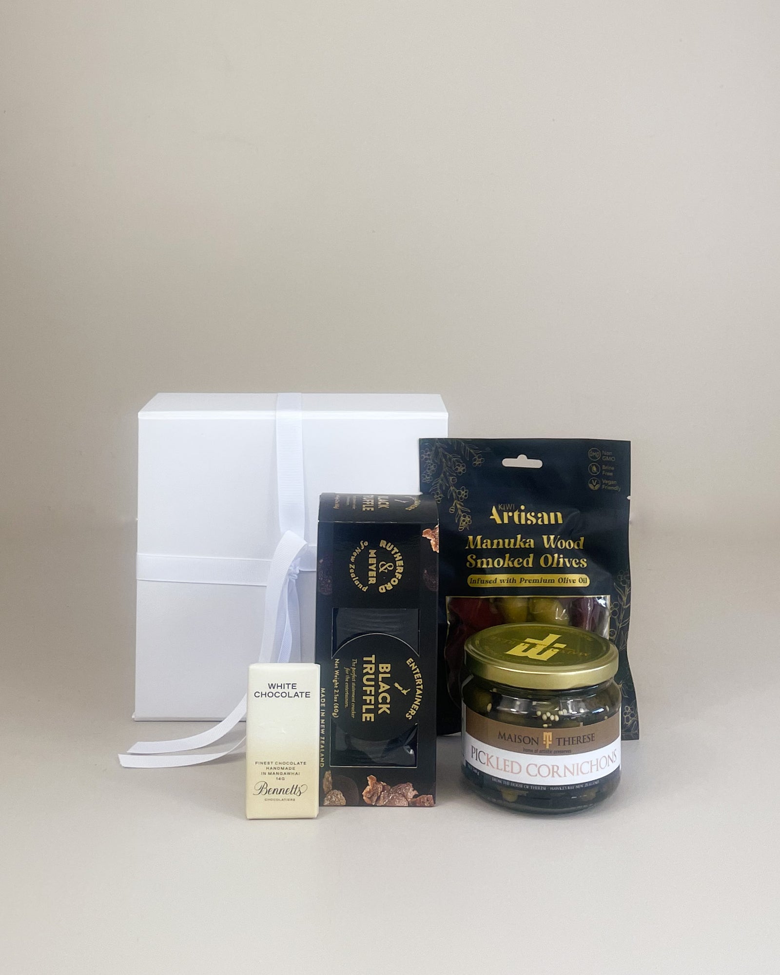 NZ’s Finest Gift Snack Box with artisan wafers, gherkins and gourmet New Zealand treats in premium gift packaging
