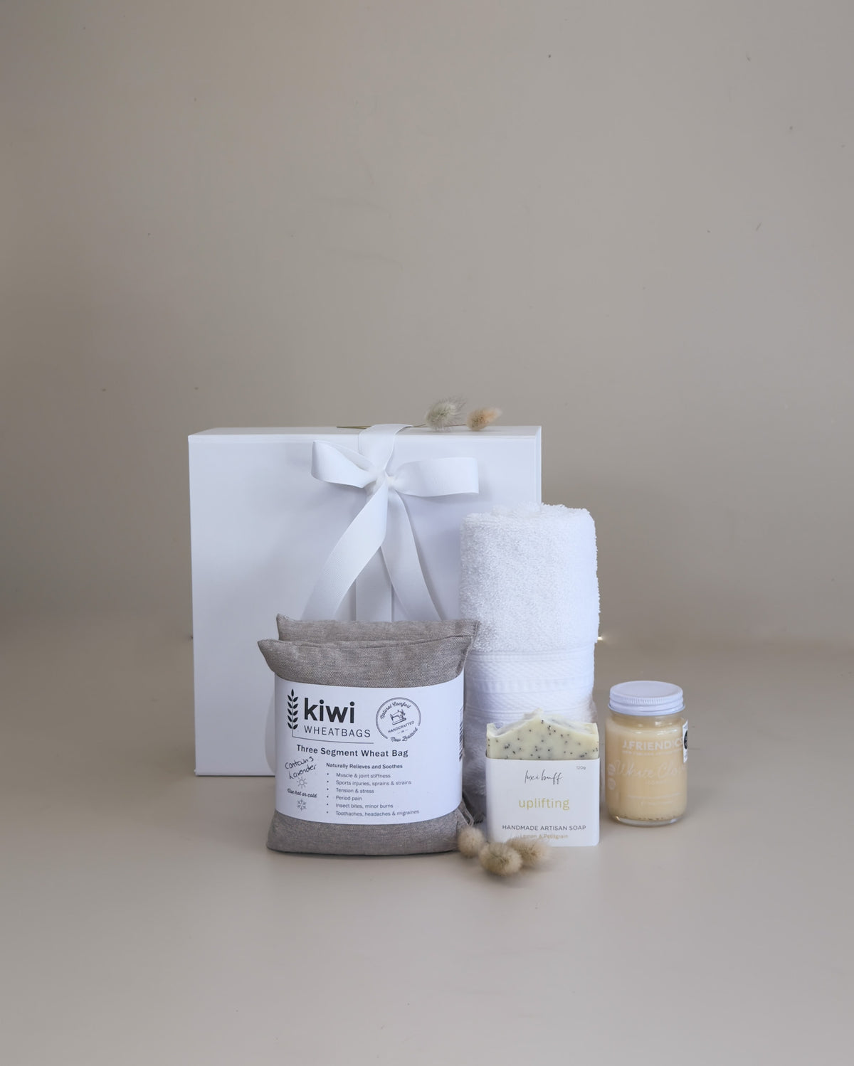 Wellness Comfort Gift Box with NZ honey, natural soap and wheat bag for relaxation and wellbeing